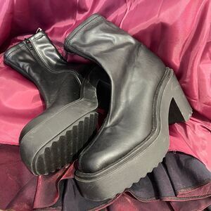 H&M Chunky heeled boots size 10 US